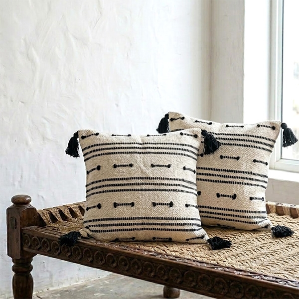 Indian cotton cushion cover L45 Offwhite and black
