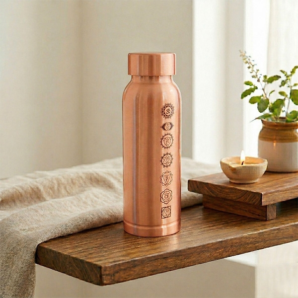 Bouteille indienne en cuivre gravé 7 chakras 500ml