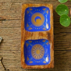 https://www.pankaj-boutique.com-plateaux-bois-email-indiens.jpg