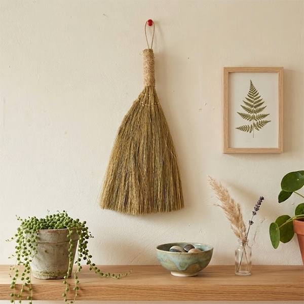 Pampas fan broom wall Indonesian decor