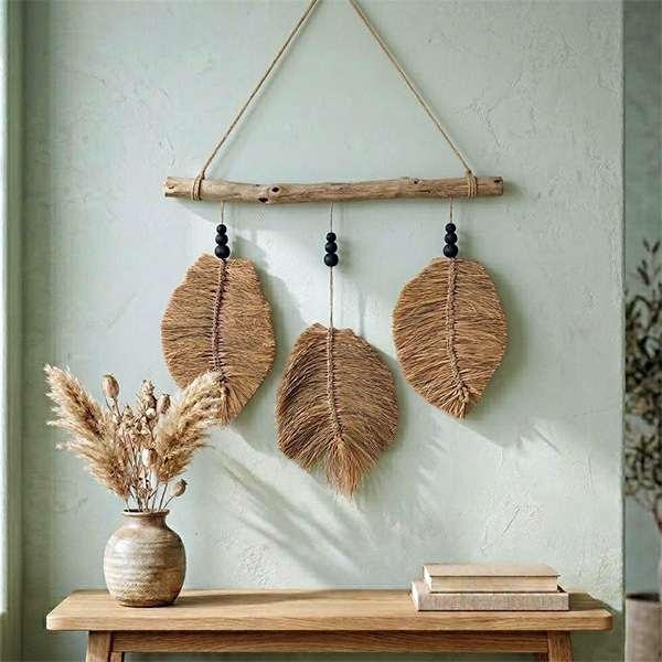 Mobile indonésien en bois et raphia Feuilles