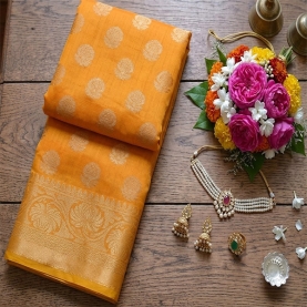 https://www.pankaj-boutique.com-lt/saree-indien-orange-dore.jpg