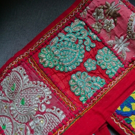 Décoration indienne artisanale pour porte