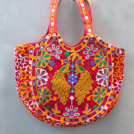 Sac à main indien brodé Matka Paons rouge