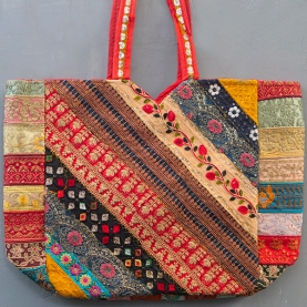 https://www.pankaj-boutique.com-t/indian-patchwork-handbags.jpg