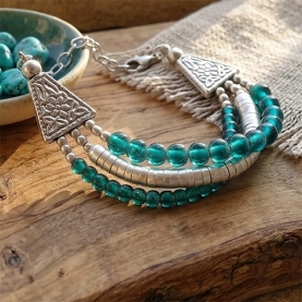 Bracelet indien souple avec perles bleues et argentées
