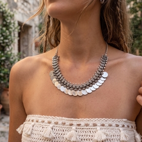 Collier indien plastron ethnique à médaillons