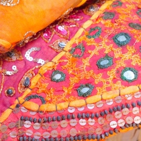 https://www.pankaj-boutique.com-atchwork-wall-hanging-india.jpg