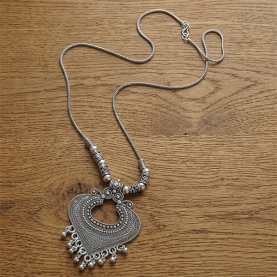 https://www.pankaj-boutique.com-pical-indian-heart-necklace.jpg