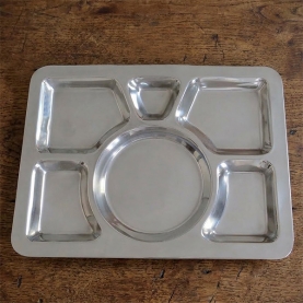 https://www.pankaj-boutique.com-efault/thali-plateau-indien.jpg