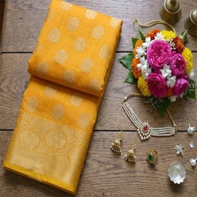 https://www.pankaj-boutique.com-lt/saree-indien-orange-dore.jpg