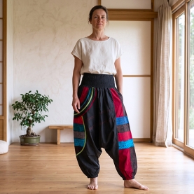 Nepalese yoga pants in cotton black and maroon