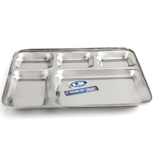 Thali indien avec compartiments