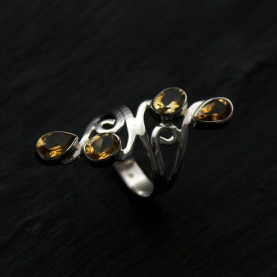 Indian silver ring and citrines T7.5