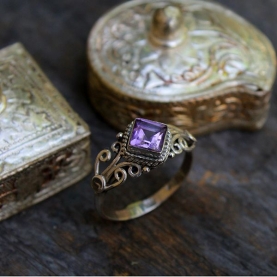 Indian silver ring and amethyst T6.5