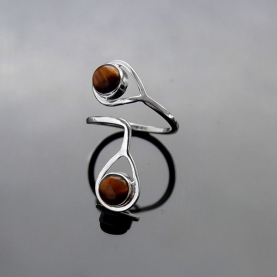 Bague indienne en argent et pierres semi-précieuses