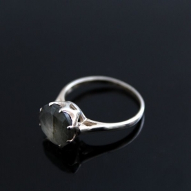 Indian silver ring with labradorite S8