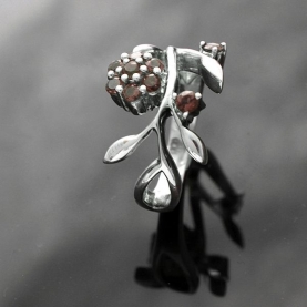 Indian silver ring and garnets S6.5