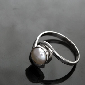 Indian silver ring and pearl S6.5