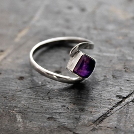 Indian silver ring and amethyst