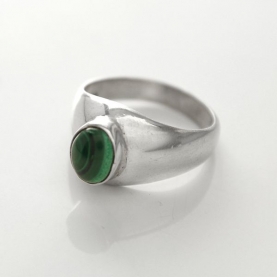 Indian silver and malachite ring S7.5